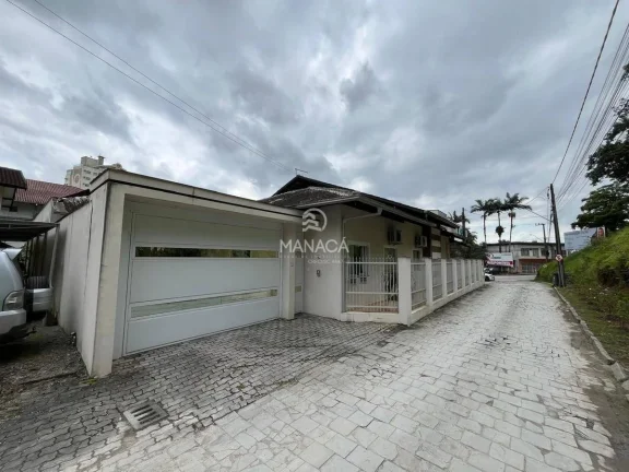 Imagem Casa 3 dormitórios à venda no centro de Gaspar