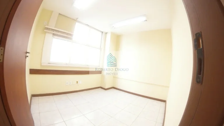 Imagem Sala comercial em condomínio à venda no Centro do Rio de Janeiro-RJ: 13 salas, 4 banheiros, 288m² de área!