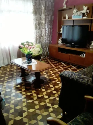 Imagem Casa Santo André - 243M², 5 Dorms, Cozinha, Edícula, 1 Vaga, Próximo Escolas, Supermercado.
