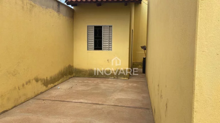 Imagem Casa com 2 dormitórios à venda, 80 m² por R$ 320.000,00 - Jardim América - Itumbiara/GO