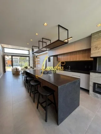 Imagem Casa térrea com 04 suítes, 160m² de área construída