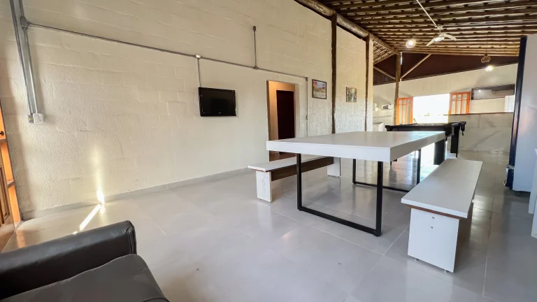 Imagem Chácara em Araçoiaba da Serra-SP: 5 quartos, 3 suítes, 230m² de área, venda ou locação no Campo do Meio.