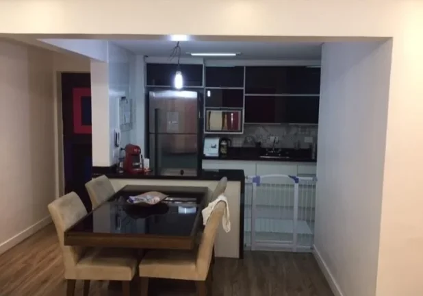 Imagem Apto de 60M², 2 quartos, armário, banheiro, sala aberta e cozinha americana planejada, área de serviço. Vaga fixa.