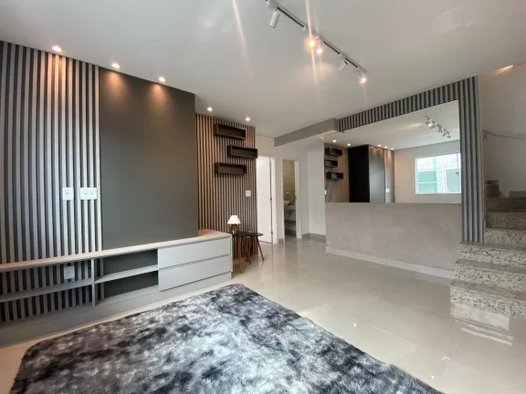 Imagem Sobrado duplex em villagio à venda com 2 suítes e Churrasqueira no bairro Campo Grande de Santos/SP