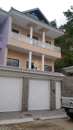 Casa encantadora na Estrada do Pontal — Venda e Locação