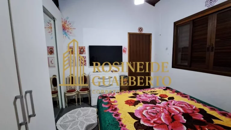 Imagem Casa Elegante com 4 Dormitórios a 700 metros da praia de Massaguaçu.