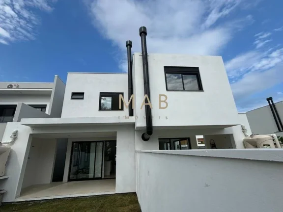 Imagem Imperdível oportunidade: Casa à venda em Florianópolis-SC, Campeche. 3 quartos, 1 suíte, 2 salas, 2 banheiros, 1 vaga, 150m² área.