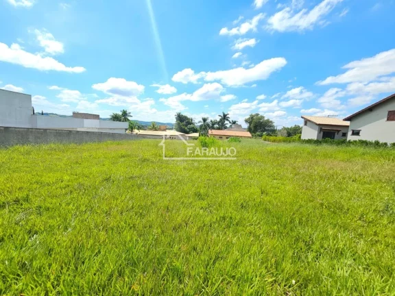 Imagem Terreno à venda em Araçoiaba da Serra com 865m², condomínio Village da Serra