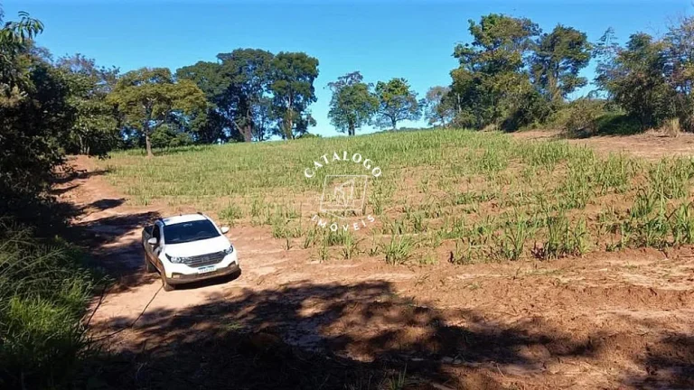 Imagem Sítio a Venda no bairro Centro - Cássia dos Coqueiros, SP