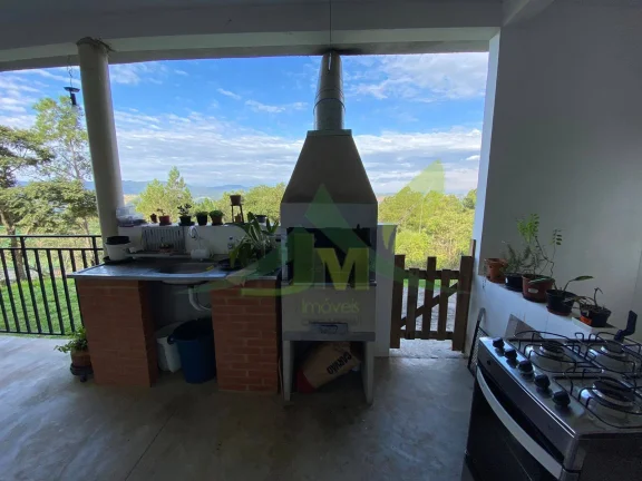 Imagem Oportunidade em Belíssima Chácara à Venda em Condomínio Fechado