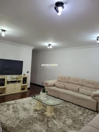 Imagem Casa com piscina bem localizada