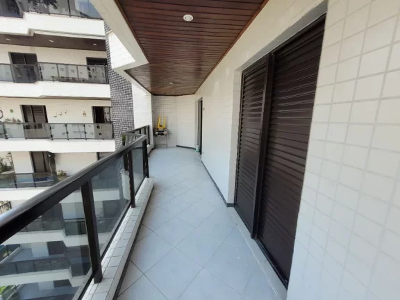 Imagem PITANGUEIRAS – DUAS QUADRAS DA PRAIA, MARAVILHOSO APARTAMENTO COM 140,00 M² ÚTEIS, 02 VAGAS DE GARAGEM NO PRÉDIO, LOCALIZAÇÃO PRIVILEGIADA, PISCINA.