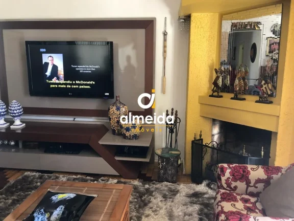 Imagem CASA 3 DORMITÓRIOS NO CENTRO DE SANTIAGO