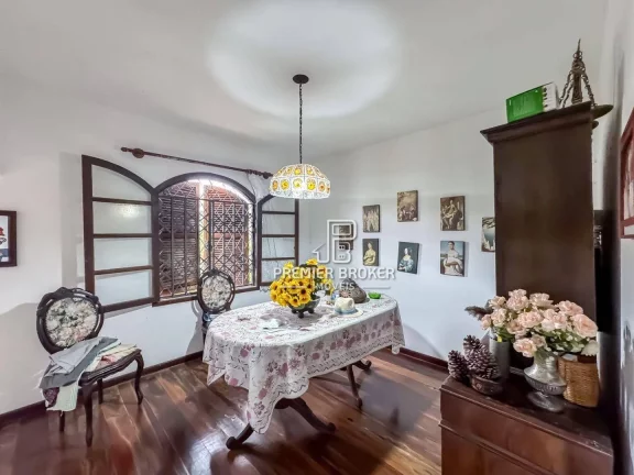 Imagem Casa à venda, 146 m² por R$ 850.000,00 - Vale do Paraíso - Teresópolis/RJ