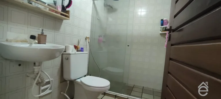 Imagem Apartamento á venda na Jatiúca, 3/4, 2 suites, 200m da praia, 100m2 ótimo local