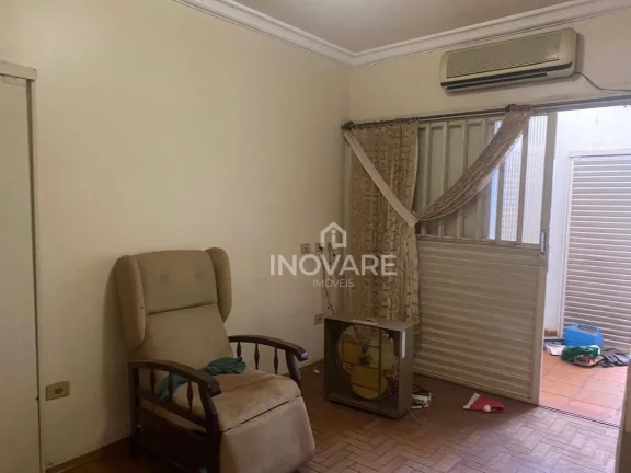 Imagem Casa com 3 dormitórios para alugar, 540 m² por R$ 3.000,00/mês - Setor Central - Itumbiara/GO