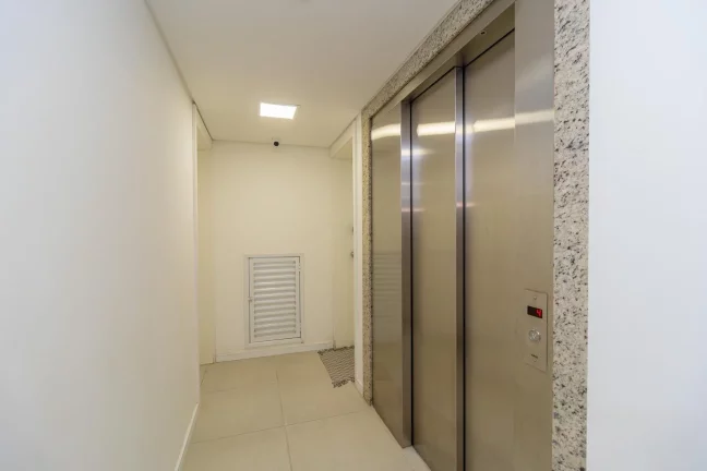 Imagem Studio mobiliado com 1 vaga no Mercês