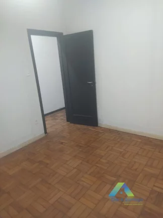 Imagem Casa fins residencial ou comercial com localização privilegiada a 500mts do Aeroporto Congonhas com terreno 10x30