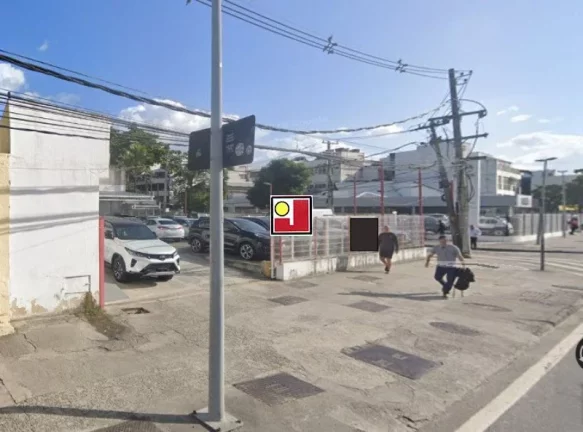 Imagem Vendo terreno na Av das Américas ... Armando Lombardi, 605m² reais, frontal rua, local nobre e de grande movimento. Junto metrô e BRT. Perto de tudo