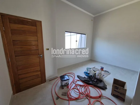 Imagem Casa Geminada na Zona Norte de Londrina – 2 Quartos, Banheiro Social, 80m² Construídos em Terreno de 125m², 1 Vaga de Garagem!