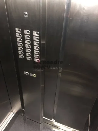 Imagem Apartamento reformado com 2 dormitórios em Moema à venda