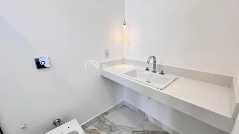 Imagem Linda e moderna casa à venda no Residencial Mont'Alcino. Recém construída. Ambientes amplos, arej...