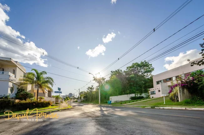 Imagem Lote com vista livre permanente de fundo e frente - Parte alta do condomínio