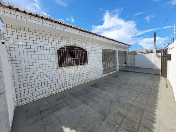 Imagem Casa à venda no Conjunto de Ponta Negra