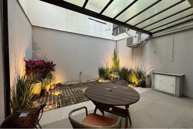 Imagem Apartamento à venda em Porto Alegre, Menino Deus, com 1 quarto, 61,48m2