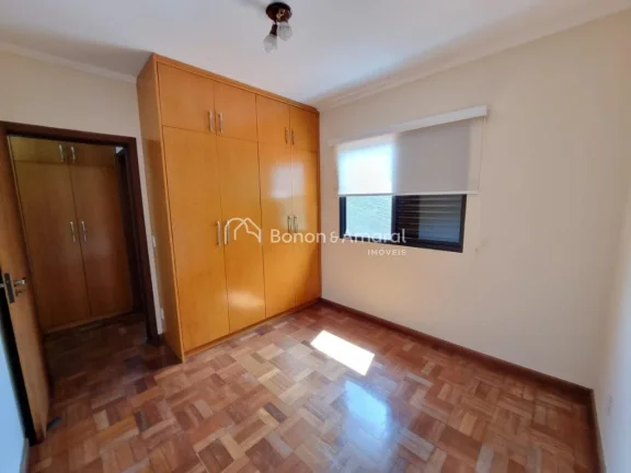 Imagem Charmosa e bem distribuída, esta casa de 182m² oferece conforto e praticidade em uma localização...
