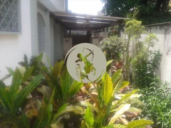Imagem OPORTUNIDADE! SOBRADO DE ESQUINA IDEAL PARA COMERCIO OU MORADIA PRECISA DE MODERNIZAÇÃO