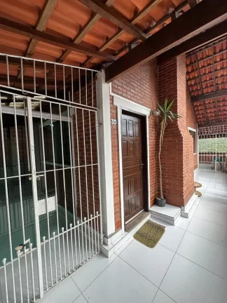 Imagem Sobrado com 3 dormitórios à venda, 215 m² por R$ 490.000,00 - Clube dos Oficiais - Suzano/SP