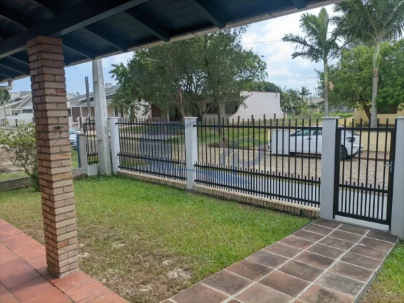 Imagem Casa á venda com 3 dormitórios na Bela Torres em Passo de Torres/SC