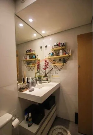 Imagem Apartamento de 78m², reformado, possui 2 dormitórios, sendo 1 com armário embutido, banheiro ampl...