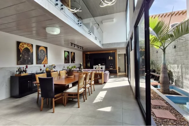 Casa com 3 Quartos à Venda, 225 m² em água Branca - São Paulo