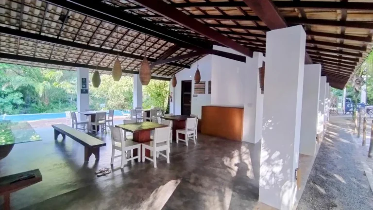 Imagem Casa em condomínio à venda na Praia do Forte bairro Açu da Torre -BA