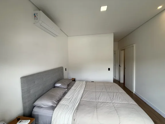 Imagem Linda Casa Mobiliada com Piscina - Condomínio Nova Jaguari