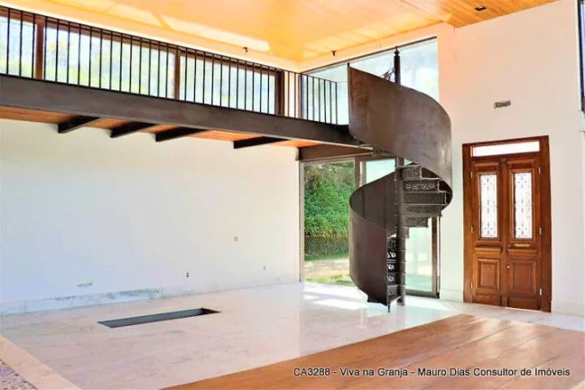 Imagem CASA MARAVILHOSA! MODERNA! DE FRENTE PARA O CAMPO DE GOLF. Granja Viana