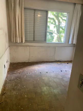 Imagem Apartamento 200 M², 4Q, 1 Suíte, Sala 2 Ambientes, 3 Banheiros, 2 Vagas, 631 Metros da estação do metrô, Brinquedoteca, Playground, Salão de Festas.