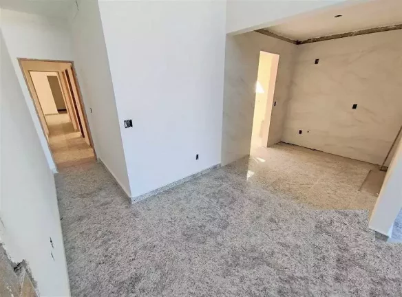 Imagem Casa duplex à venda, 3 quartos, 1 suíte, 2 vagas, Santa Mônica - Belo Horizonte/MG