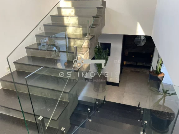 Imagem Casa à venda na Granja Viana com vista para o Golf e 4 suítes COND. FECHADO