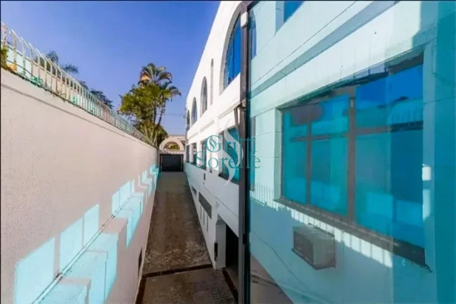Imagem Sobrado Triplex para Alugar em Jardim Everest - São Paulo/SP.