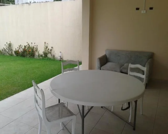 Imagem Casa tipo sobrado de 3 quartos na Enseada ao lado da praça da Brunella, Guarujá-SP: 350m², 2 salas, 2 vagas. Venda ou locação!