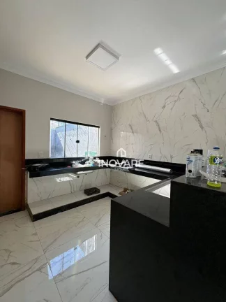 Imagem Casa com 3 dormitórios à venda, 196 m² por R$ 680.000 - Setor Santos Dumont - Itumbiara/GO