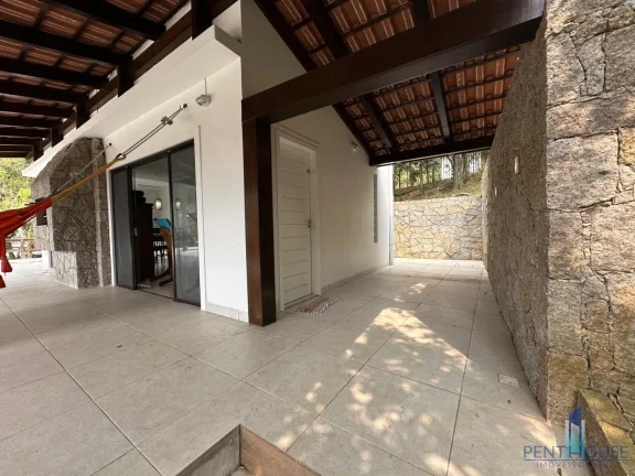 Imagem Casa para Venda em Garopaba, CAPÃO, 2 dormitórios, 2 suítes, 3 banheiros, 2 vagas