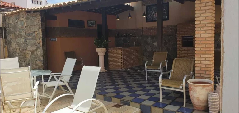 Imagem Casa à venda em rua pública no bairro Coroa do Meio