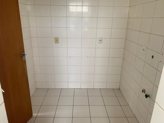 Imagem Apartamento para Venda em São José dos Pinhais, Iná, 3 dormitórios, 1 banheiro, 1 vaga