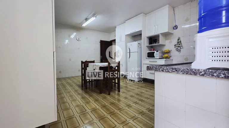 Imagem Casa térrea em zona comercial!