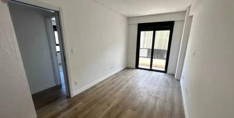 Imagem Apartamento 4 dormitórios sendo 2 suítes e 1 vaga de garagem - Floresta, São José/SC