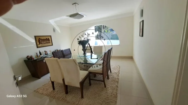 Imagem Casa à venda em Campinas, Parque Taquaral, com 4 suítes, área gourmet, piscina, 1260m2!